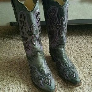 Corral boots